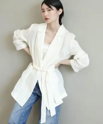 The rejoice 린넨 벨트 부착 테일러드 자켓