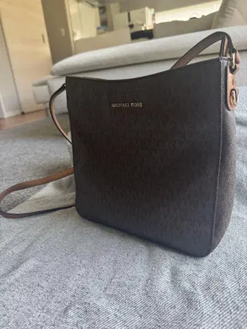 MICHAEL KORS 브라운 숄더백