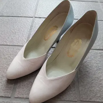 긴자 요시노야 하이힐 스틸레토 22.5cm