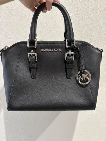 하자품 MICHAEL KORS 블랙 핸드백