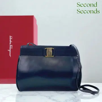 새상품급 페라가모 바라 숄더백 AN 12 3111