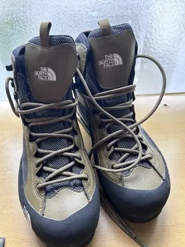 THE NORTH FACE 등산화 26.0cm