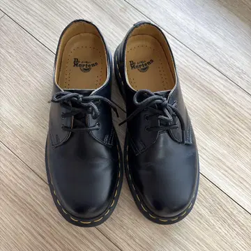 Dr. Martens UK4