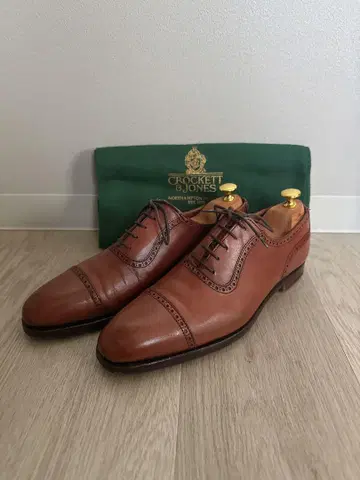 새상품급 Crockett & Jones 세미 브로그 사이즈 6
