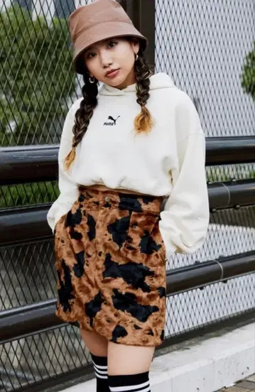 atmos pink COW 패턴 퍼 사다리꼴 미니 스커트 M