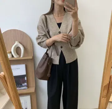 주말 할인 미사용 새상품 완판템 BLATE 허리 쉐이프 가디건 베이지