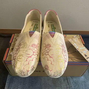 TOMS 세서미 스트릿 콜라보 슬립온 23.5cm