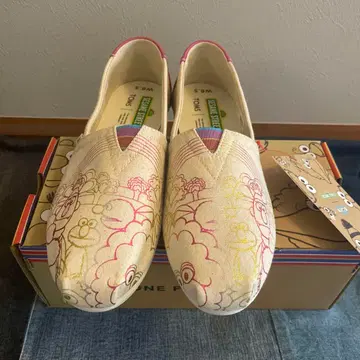 [ 미사용 새상품 ] TOMS x 세서미 스트릿 23.5cm