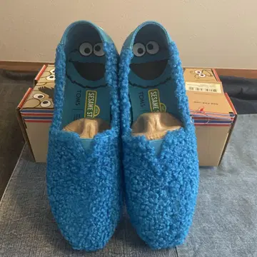 [ 미사용 새상품 ] TOMS 쿠키 몬스터 콜라보 슬립온 24cm