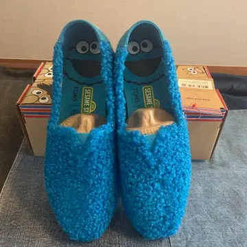 [ 미사용 새상품 ] TOMS 쿠키 몬스터 콜라보 슬립온 24cm