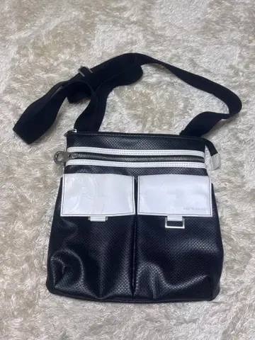 Castelbajac 숄더백 블랙/화이트