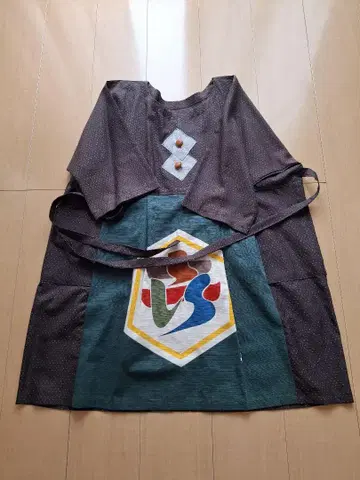 기모노 리메이크 순수 실크 모기 무늬와 인간국보 세리자와 에도 염색 튜닉