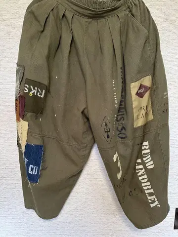 올리브색 패치워크 캐주얼 팬츠