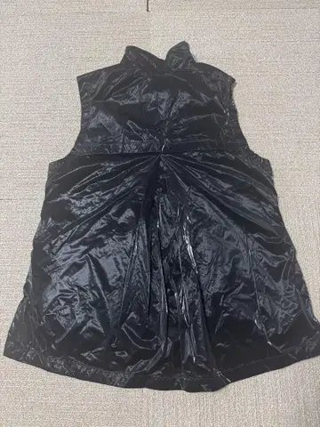 블랙 슬리브리스 자켓