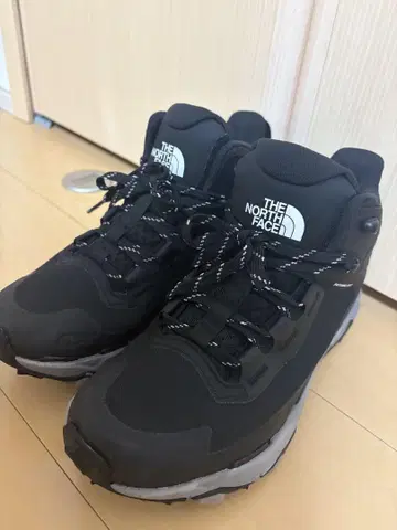 THE NORTH FACE 트레킹 슈즈 등산화