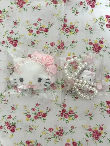 산리오 화이트 프릴 챠미키티