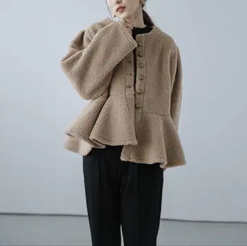 AMELY 페플럼 보아 자켓