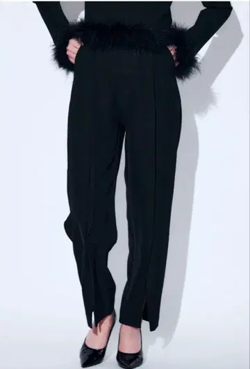 새상품 Riu Vent straight pants Rady MURUA