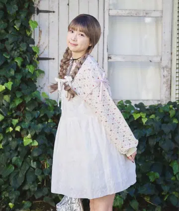 kutir 미니 꽃무늬 와플 리본 롱T / 서멀 롱T