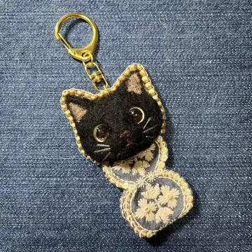 양모 펠트 인도 자수 리본 검은 고양이 키링 백참 핸드메이드