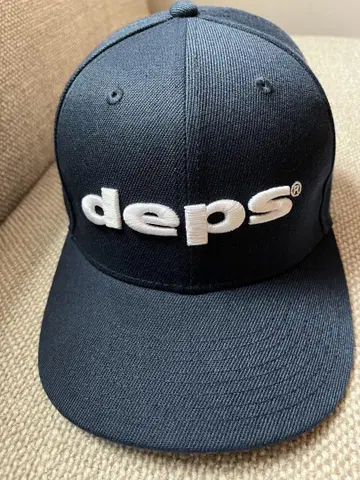 deps 블랙 캡 스냅백