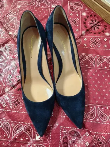 [ 미사용품 ] Gianvito Rossi 네이비 스웨이드 하이힐