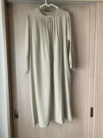 베이지 긴팔 롱 원피스 PS