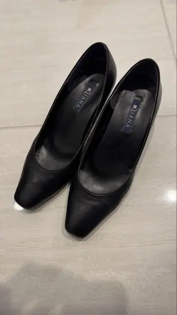 다이애나 스틸레토 하이힐