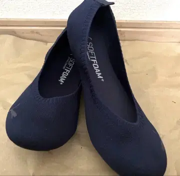 PUMA SOFTFOAM+ 네이비 플랫슈즈