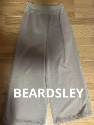 BEARDSLEY 카키 와이드 팬츠