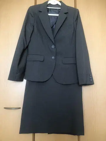다크 그레이 수트 2버튼 자켓