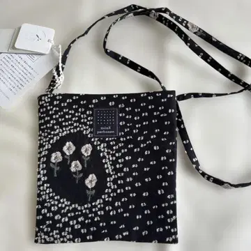 미나 페르호넨 pocket bag ballade 네이비 새상품 미사용