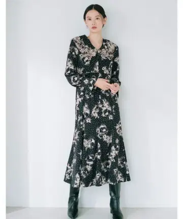 SNIDEL 빅 자수 칼라 프린트 원피스