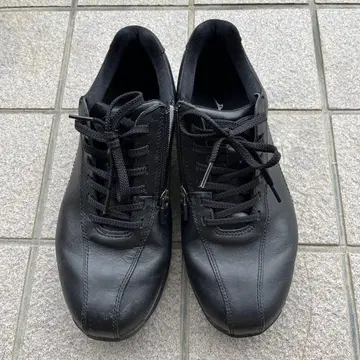 미즈노 지퍼 달린 블랙 가죽 스니커즈