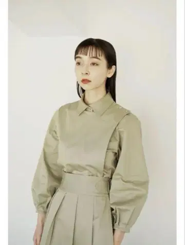 foufou 카키 블라우스
