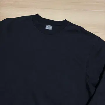 GAP 플레인 맨투맨