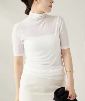 Plage Rib Sheer 터틀 화이트 하이넥 반팔 상의
