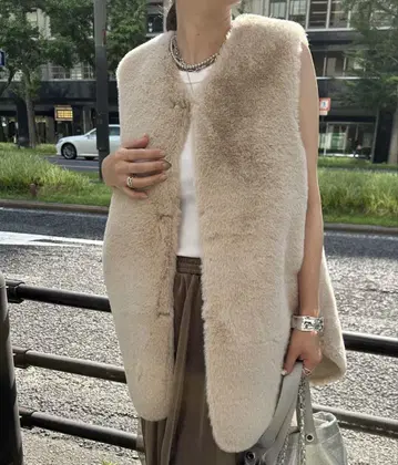 새상품급 doudou 퍼 베스트 리버서블 베이지