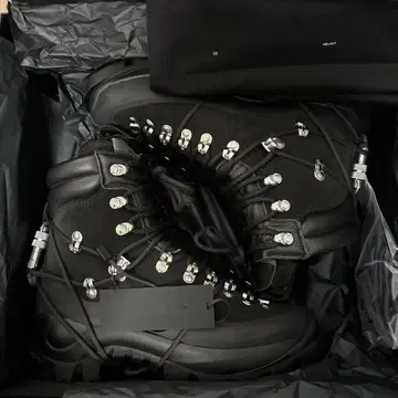 HELIOT EMIL HIKING BOOTS 새상품급