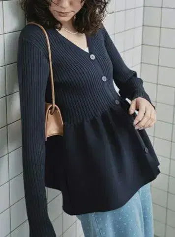 titivate 앞뒤 2way 페플럼 니트탑