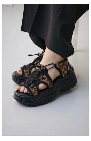 스포티 샌들 아줄바이마우지