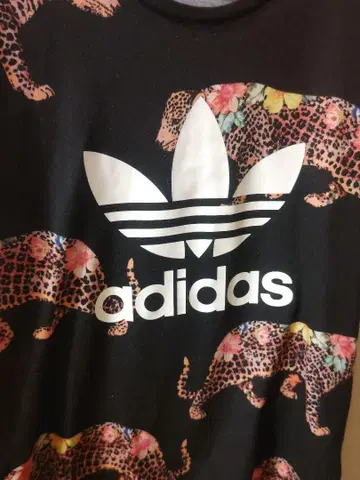 adidas 레오파드 무늬 반팔 티셔츠 레어