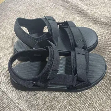 오크스필드의 샌들