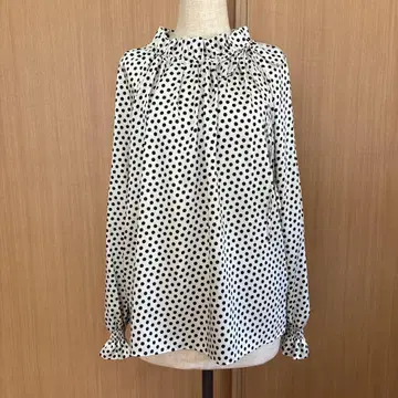 BEATING HEART 도트 프린트 블라우스