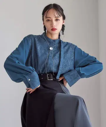 HARE 자카드 절개 보타이 셔츠