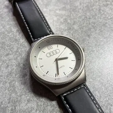 Audi 쿼츠 손목시계 (작동품) 실버/블랙