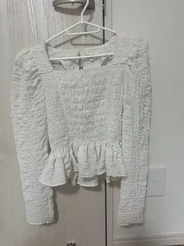 moussy 프릴 긴팔 화이트 상의