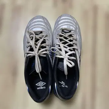 Umbro UGT 축구화 실버/블랙