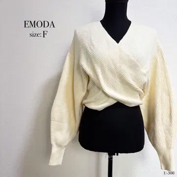 EMODA 아이보리 랩 니트 F 사이즈 크로스 디자인 니트 스웨터