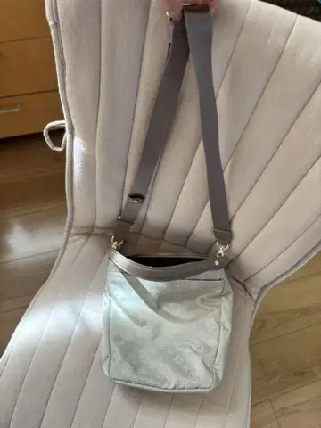 러셋 숄더백 그레이지 나일론 소가죽 경량